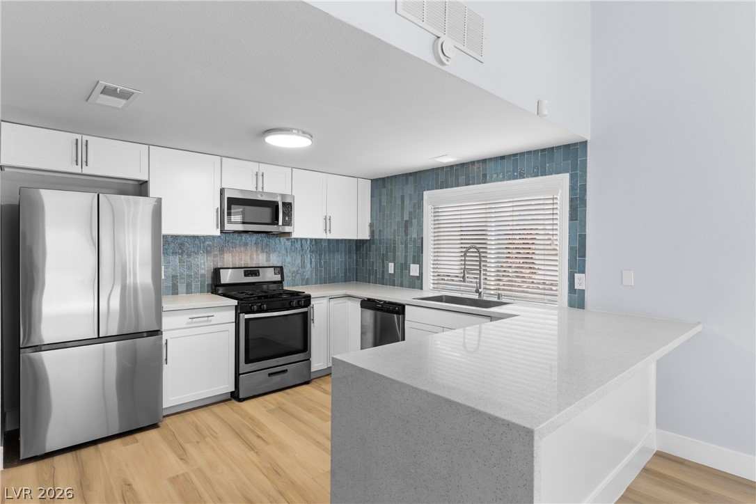Photo 6 of 38, 3219 Anacapa Way