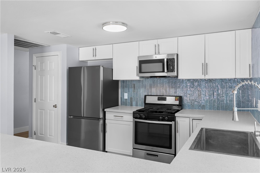 Photo 8 of 38, 3219 Anacapa Way