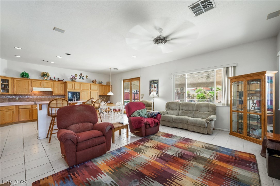 Photo 8 of 36, 7337 Bermuda Island Street