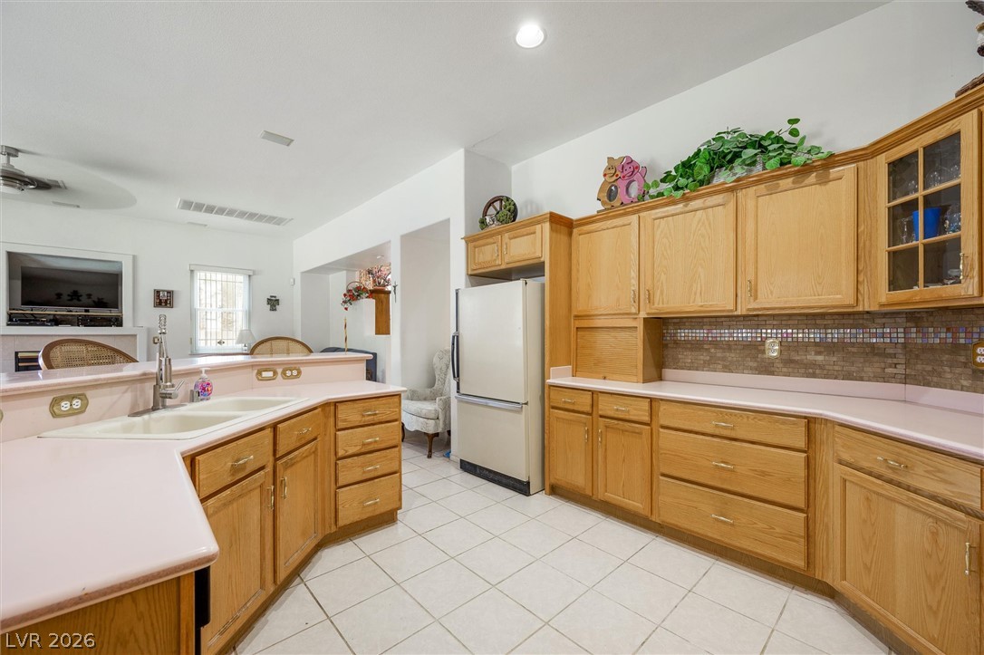 Photo 10 of 36, 7337 Bermuda Island Street