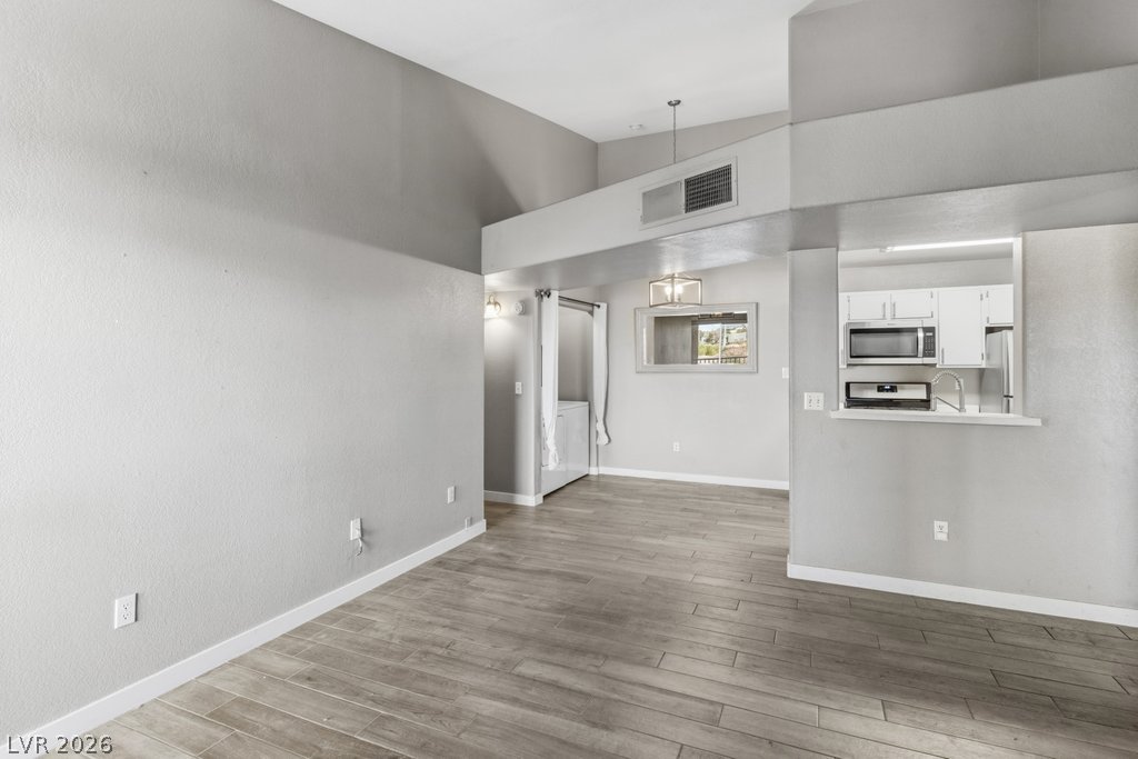 Photo 10 of 27, 2120 Ramrod Avenue #928