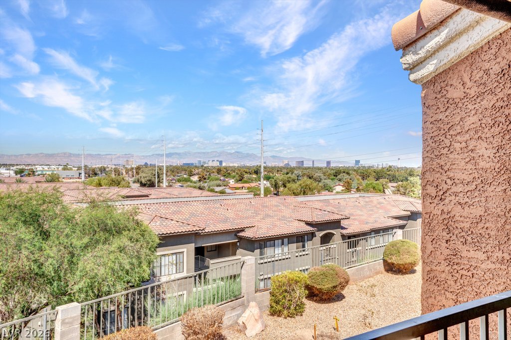 Photo 13 of 27, 2120 Ramrod Avenue #928