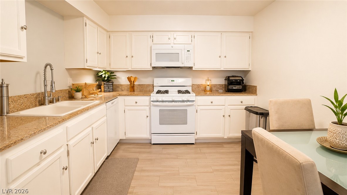 Photo 10 of 22, 2140 Petersham Court #B
