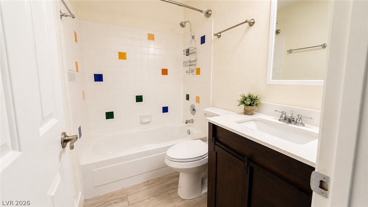 Photo 17 of 22, 2140 Petersham Court #B