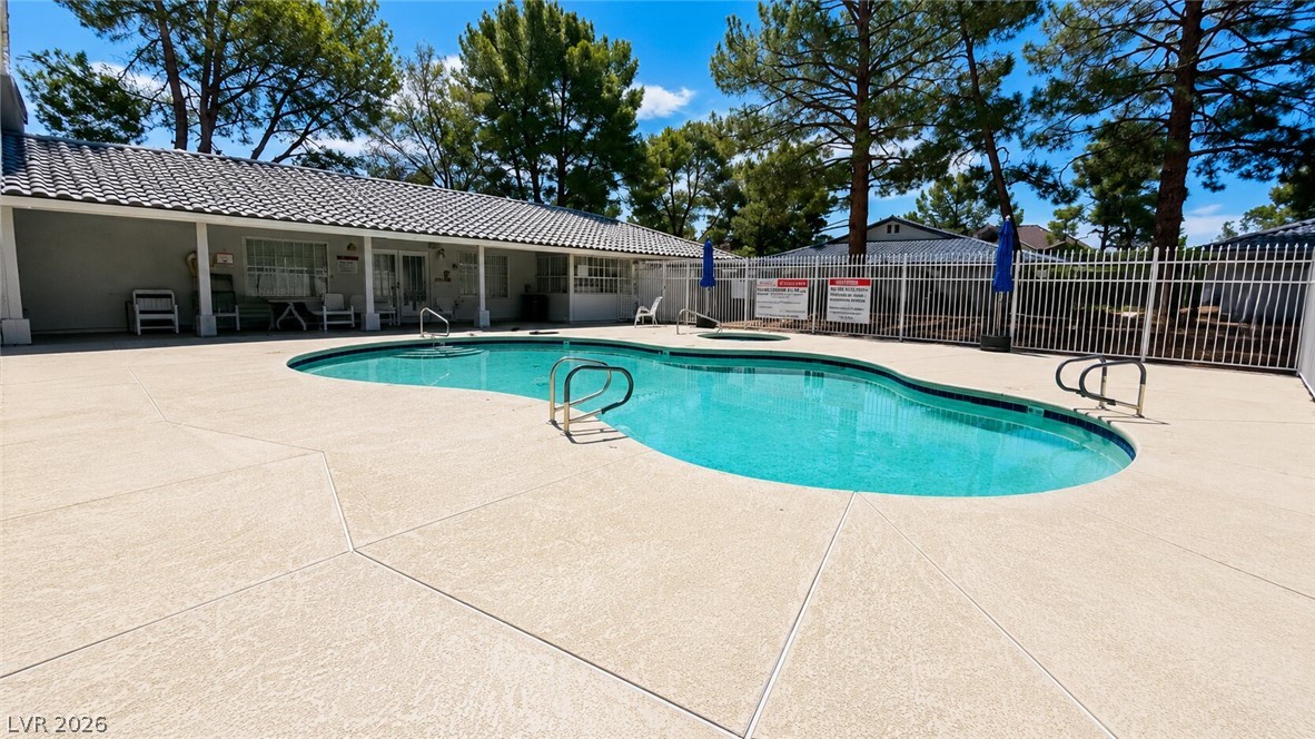 Photo 19 of 22, 2140 Petersham Court #B