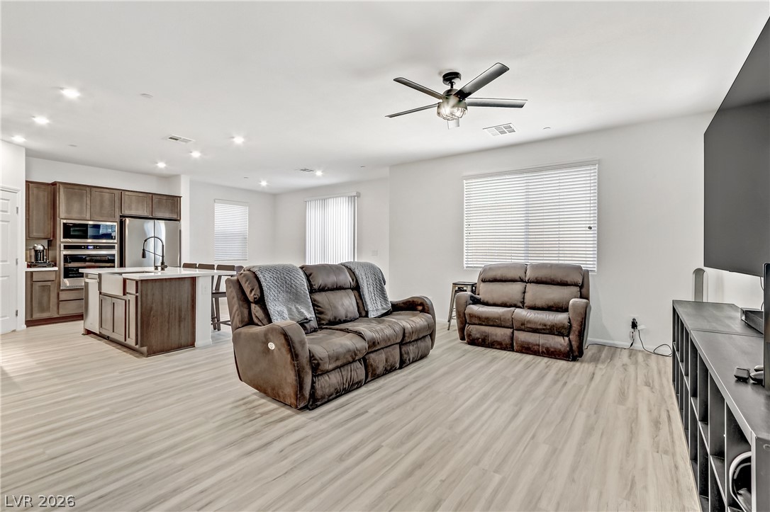 Photo 4 of 10964 Oregano Avenue