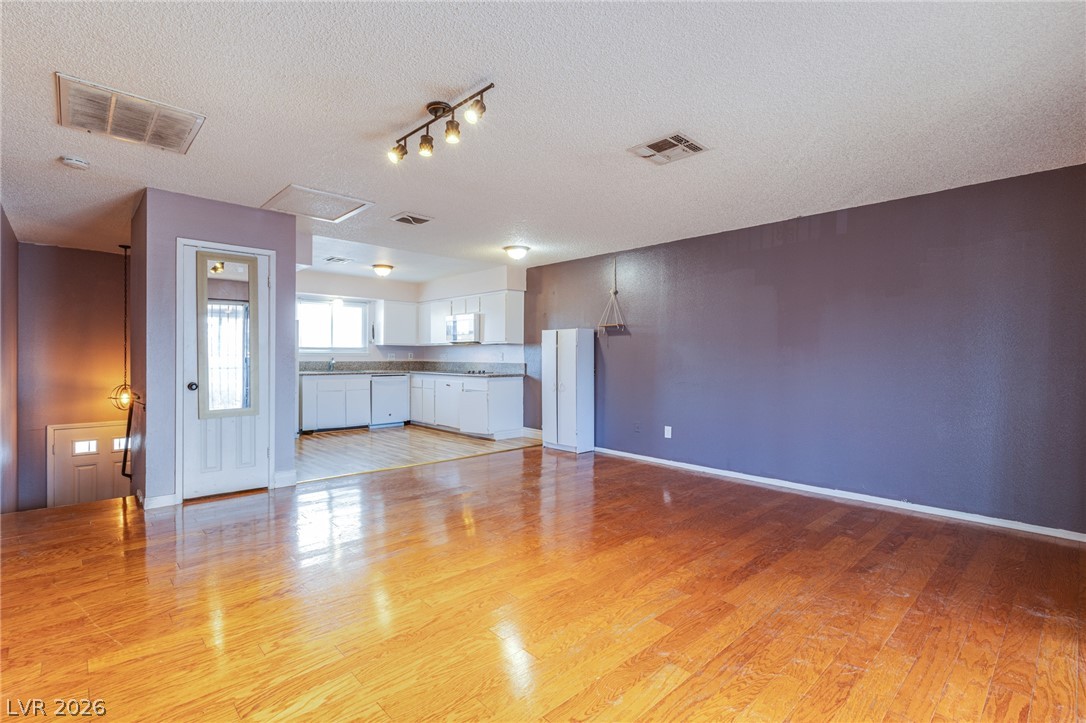 Photo 4 of 3411 Civic Center Drive #A