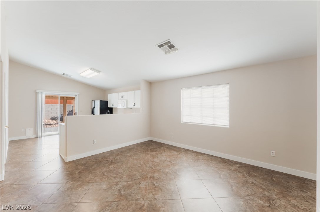 Photo 6 of 40, 5424 Eagle Claw Avenue