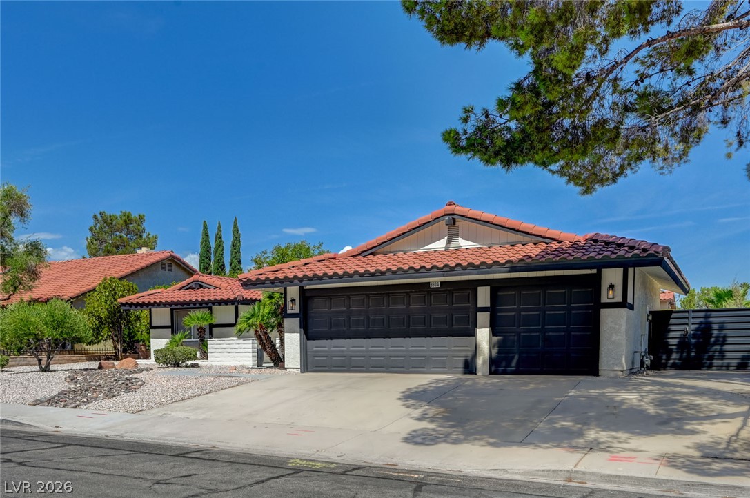 Photo 4 of 8904 Pesaro Drive