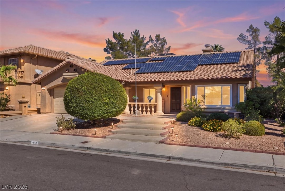 924 Sitting Bull Drive, Henderson 89014