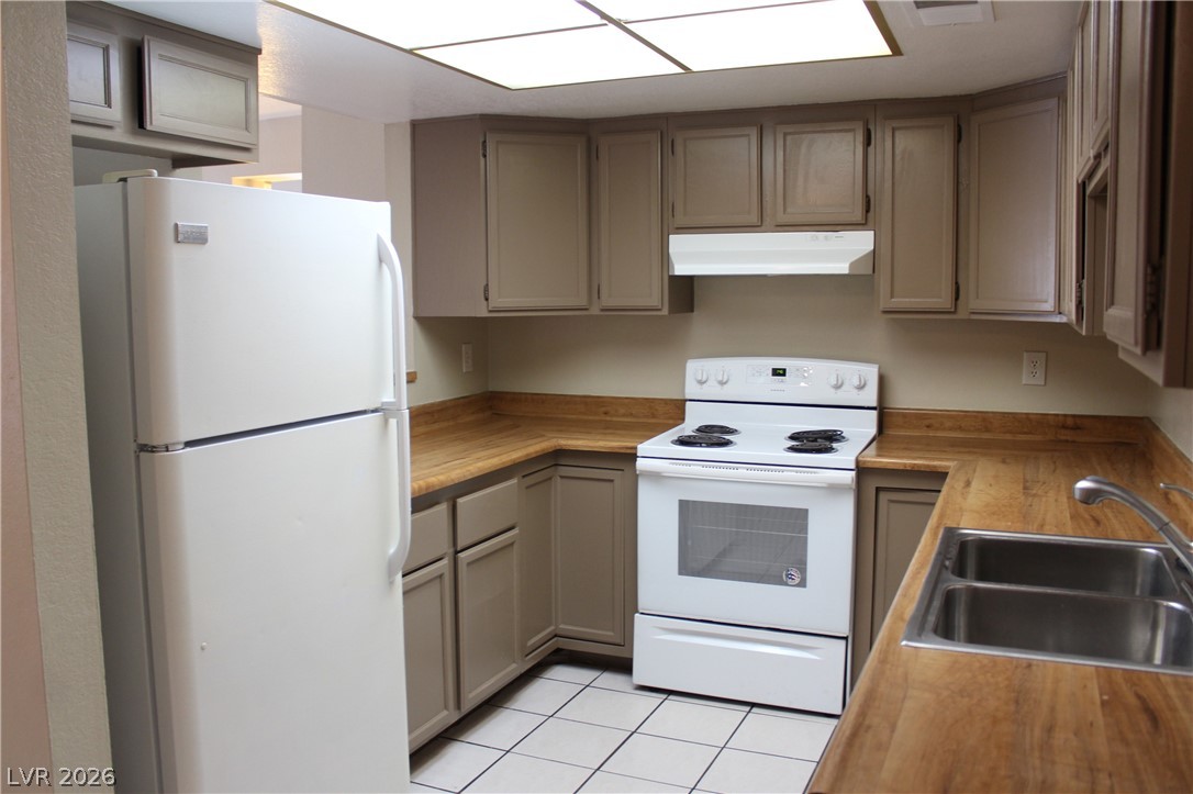 Photo 5 of 3770 Shirebrook Drive #75