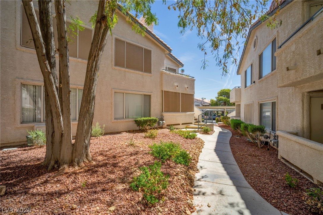 Photo 12 of 17, 3046 Tarpon Drive #101