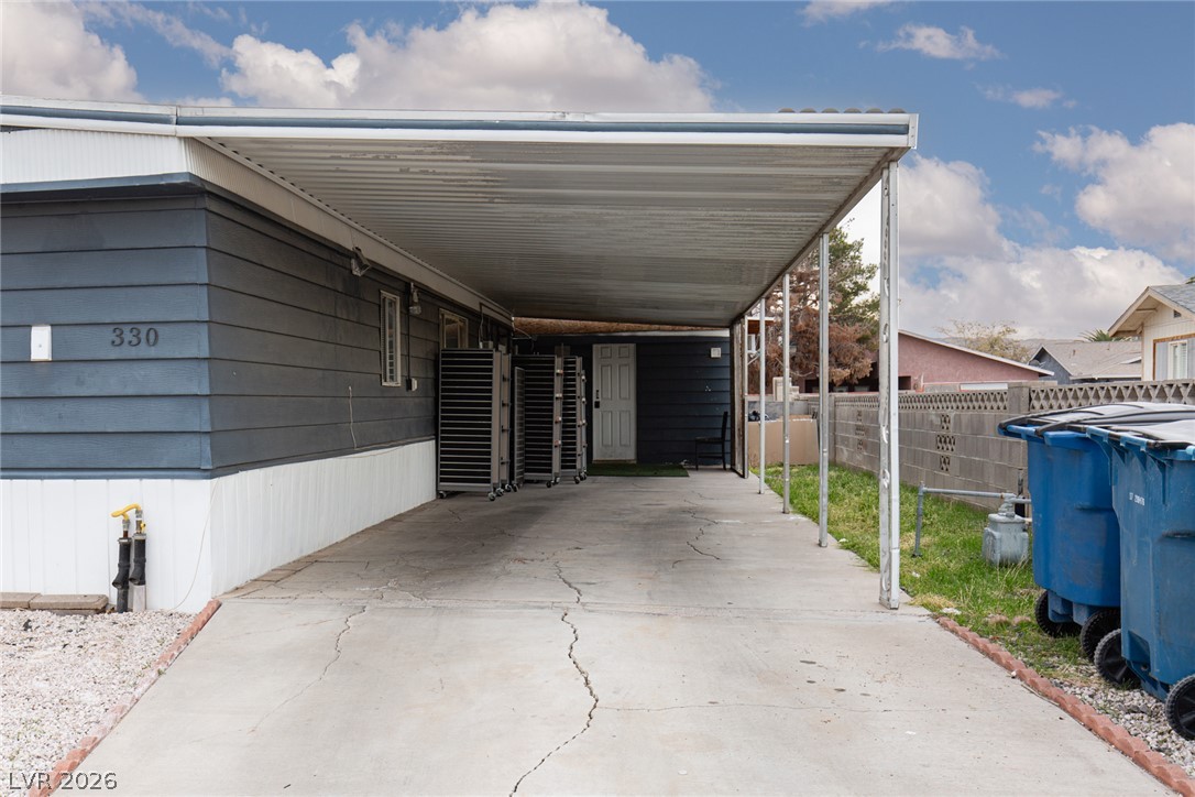 Photo 4 of 330 Sir Richard East Drive