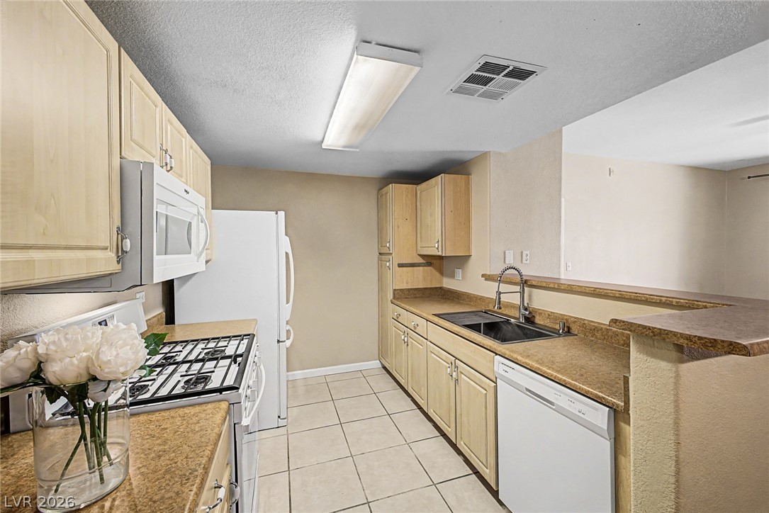 Photo 2 of 8250 N Grand Canyon Drive #2179