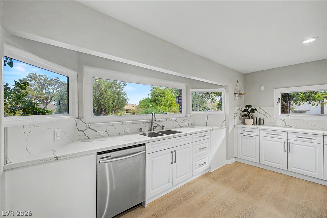 Photo 16 of 83, 1572 Santa Anita Drive