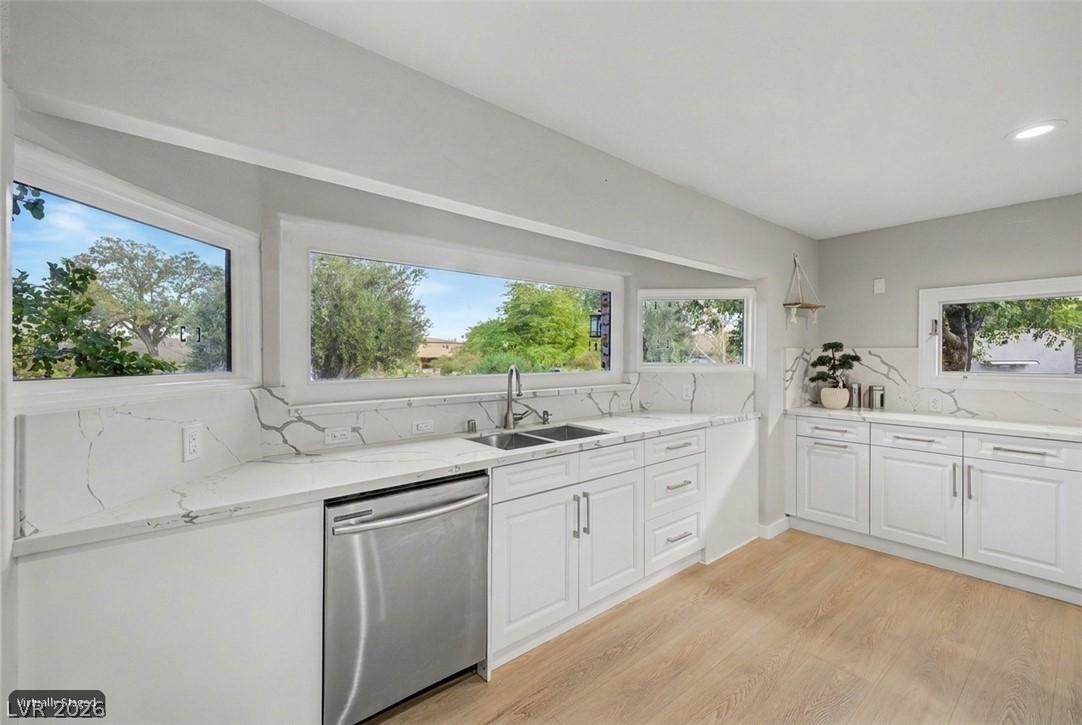 Photo 18 of 83, 1572 Santa Anita Drive