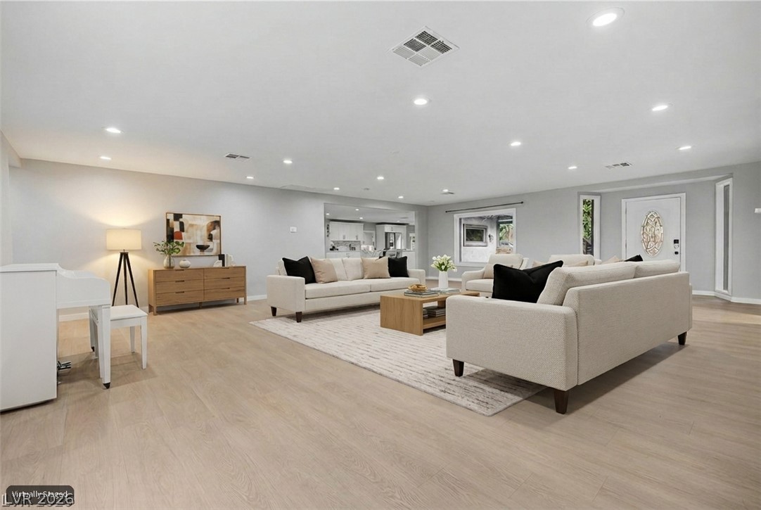 Photo 10 of 83, 1572 Santa Anita Drive