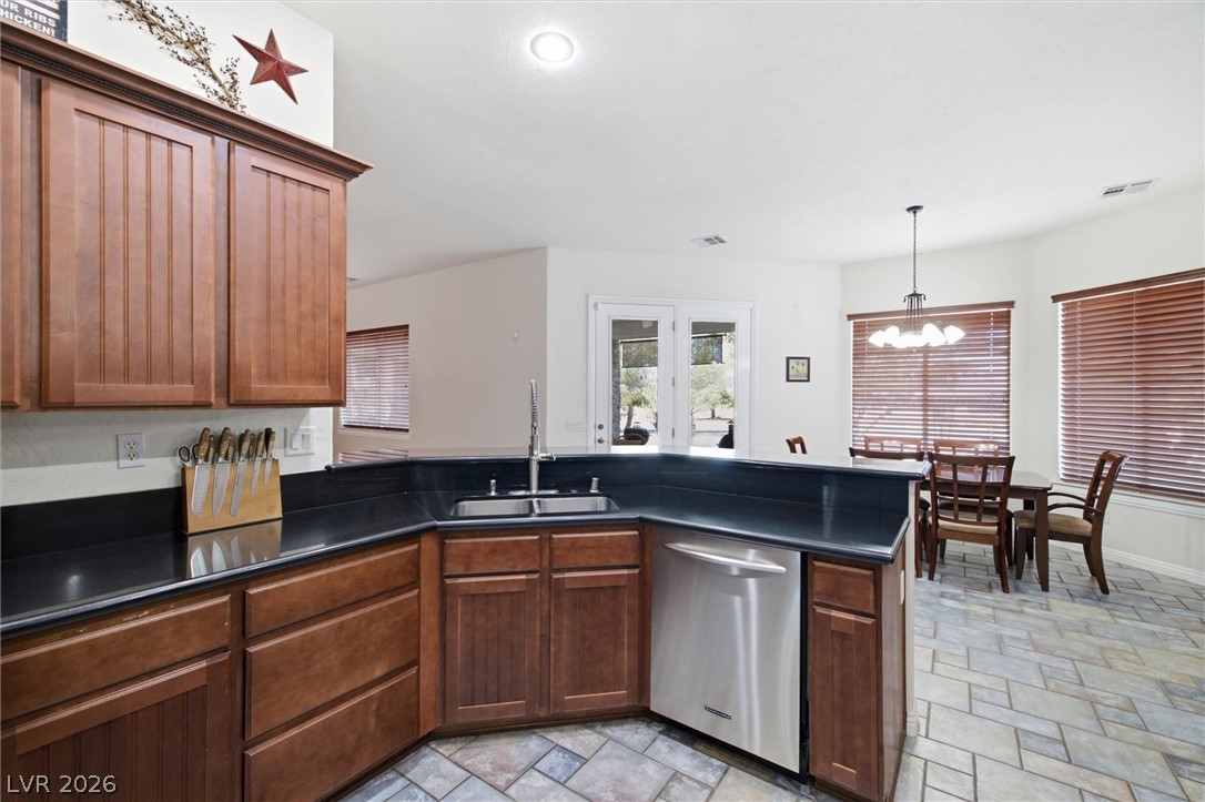Photo 8 of 33, 3890 Oakleaf Avenue