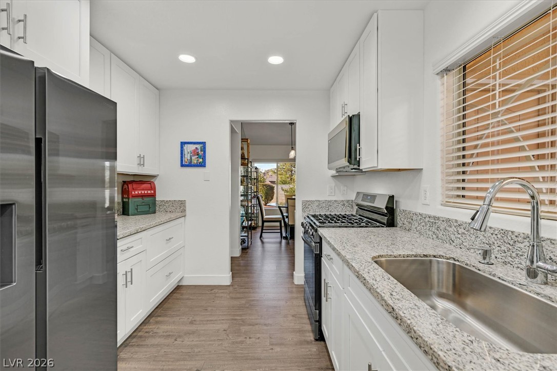 Photo 12 of 42, 10008 Bundella Drive