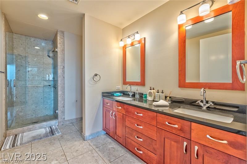 Photo 8 of 20, 4525 Dean Martin Drive #604