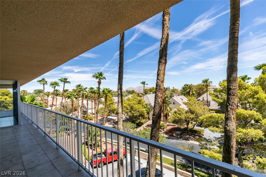 Photo 25 of 40, 3111 Bel Air Drive #4F