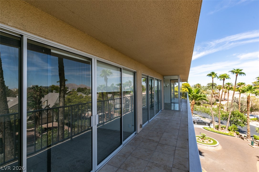 Photo 26 of 40, 3111 Bel Air Drive #4F