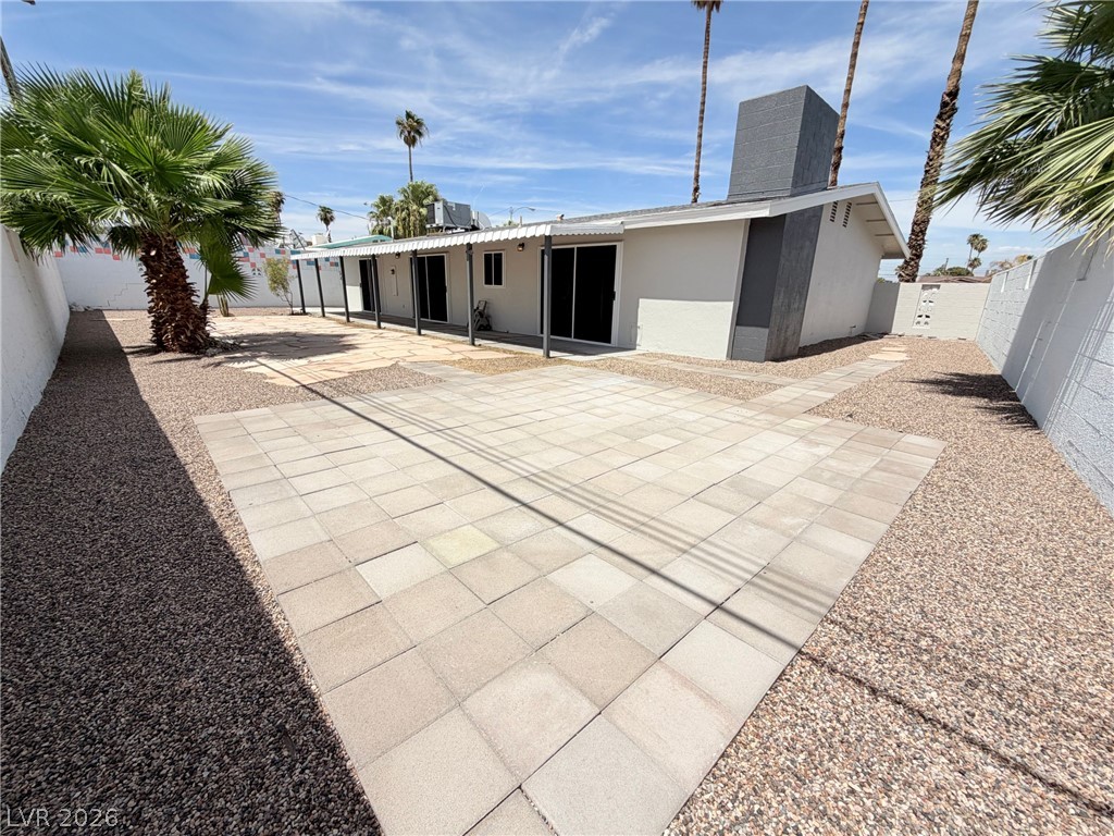 Photo 5 of 1483 Pawnee Drive