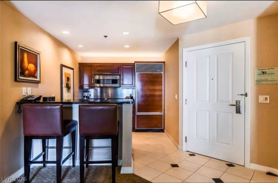 Photo 11 of 29, 135 E Harmon Avenue #2020