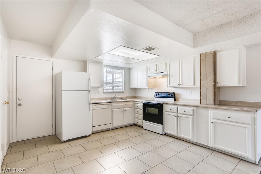 Photo 8 of 28, 6227 Washington Avenue