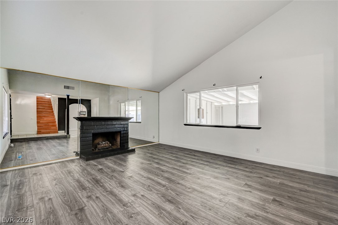 Photo 6 of 57, 3933 Manford Circle