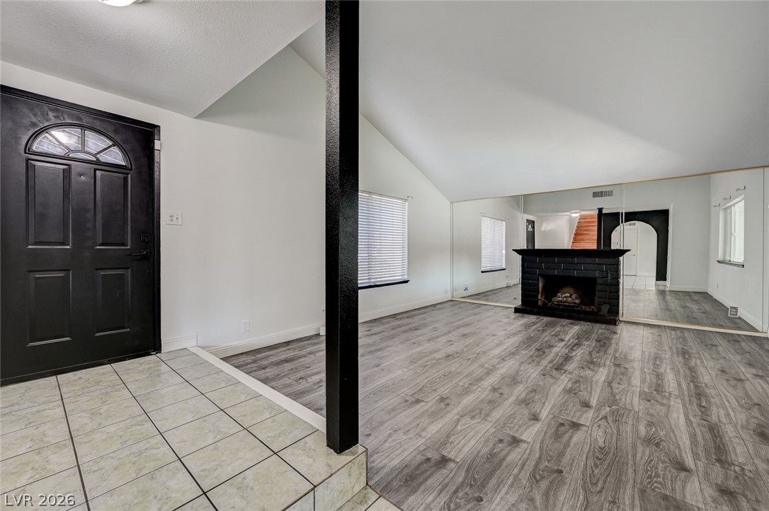 Photo 7 of 57, 3933 Manford Circle