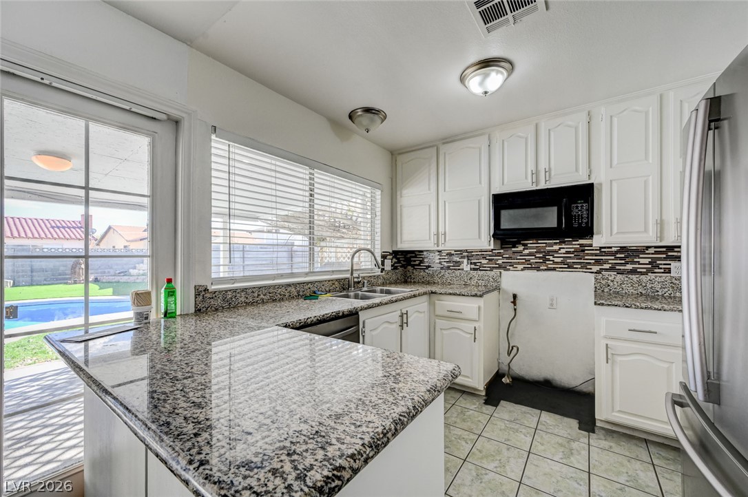 Photo 16 of 57, 3933 Manford Circle