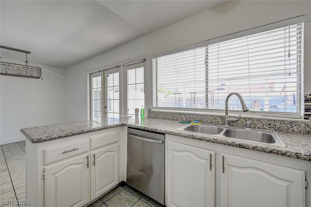 Photo 17 of 57, 3933 Manford Circle