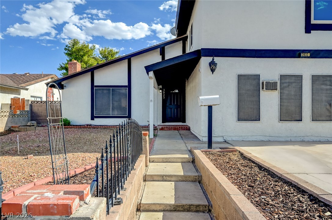 Photo 5 of 3933 Manford Circle