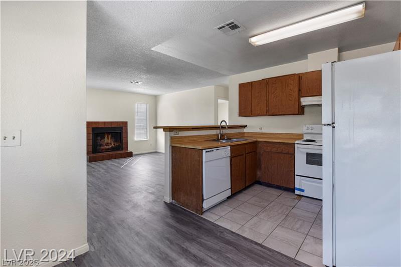 Photo 6 of 34, 2707 Aarondavid Drive