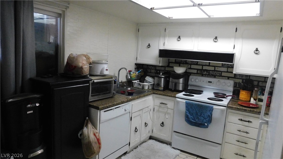 Photo 8 of 26, 6333 W Washington Avenue