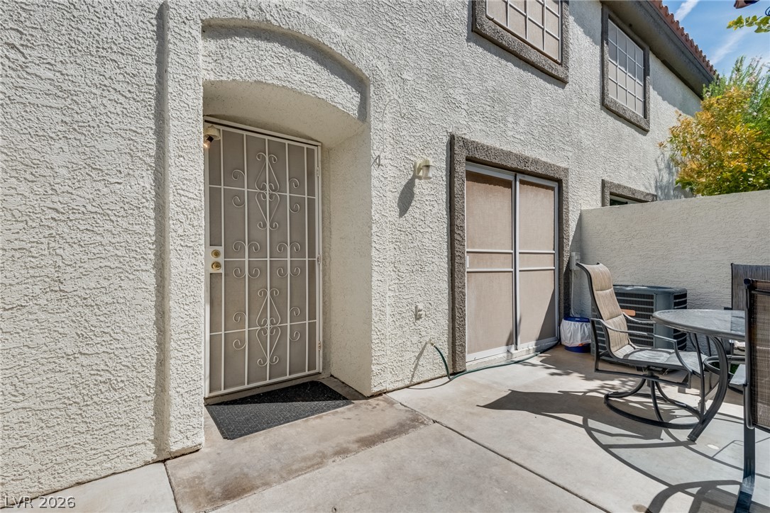 Photo 4 of 216 Bastrop Street