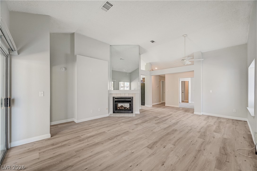 Photo 9 of 36, 386 El Pico Drive