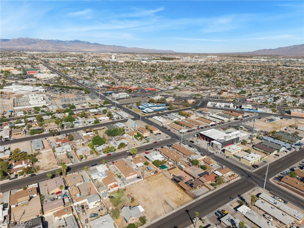 Photo 8 of 25, 2315 MCCarran