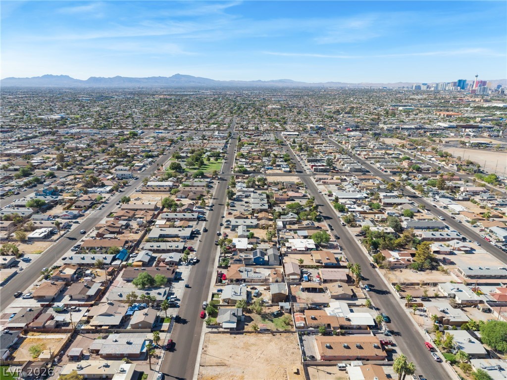 Photo 16 of 25, 2315 MCCarran