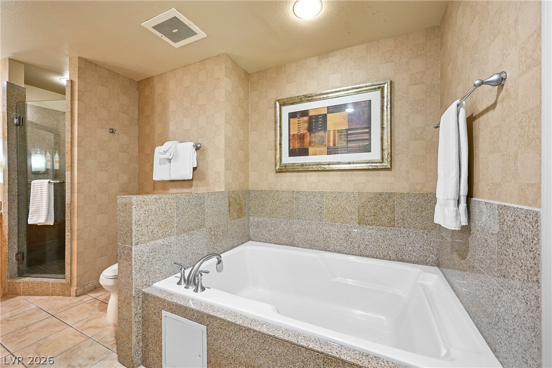 Photo 13 of 22, 211 E Flamingo Road #1407