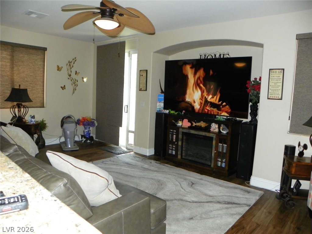 Photo 11 of 37, 6233 Ordaz Avenue #103
