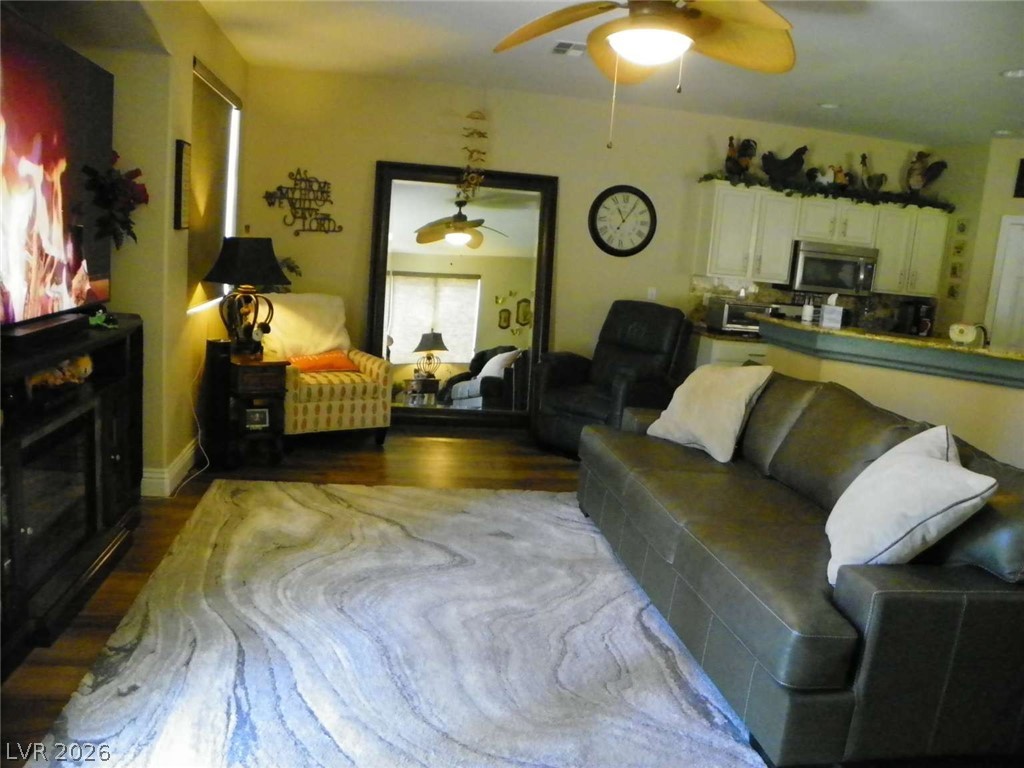 Photo 15 of 37, 6233 Ordaz Avenue #103