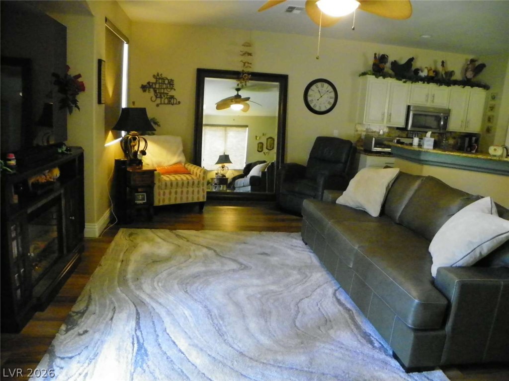 Photo 18 of 37, 6233 Ordaz Avenue #103
