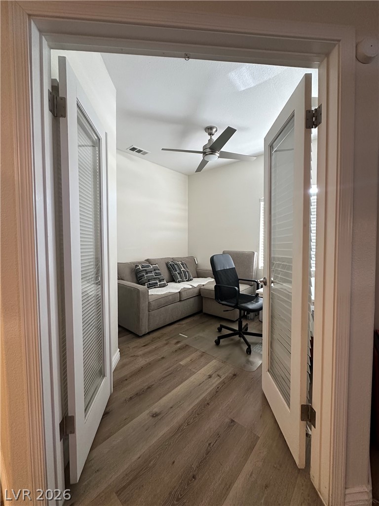 Photo 3 of 5415 W Harmon Avenue #1056