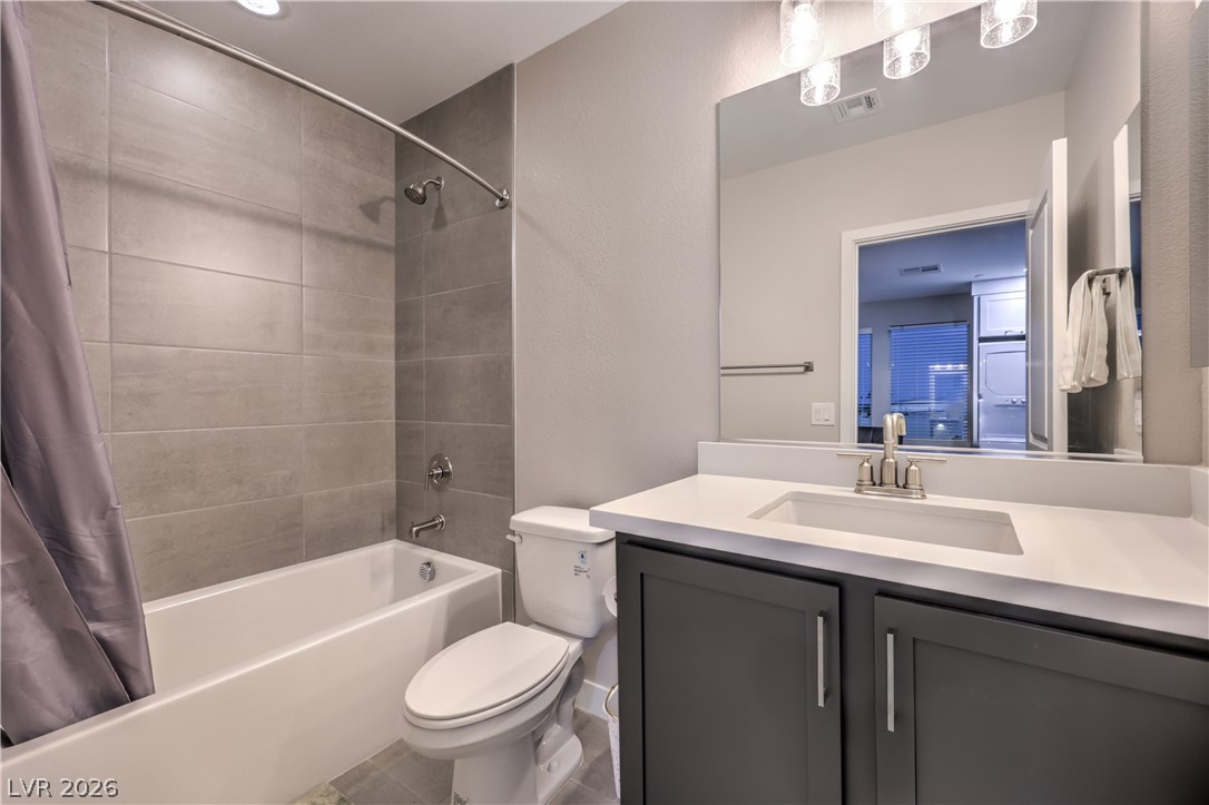 Photo 52 of 55, 1327 S 8th Street