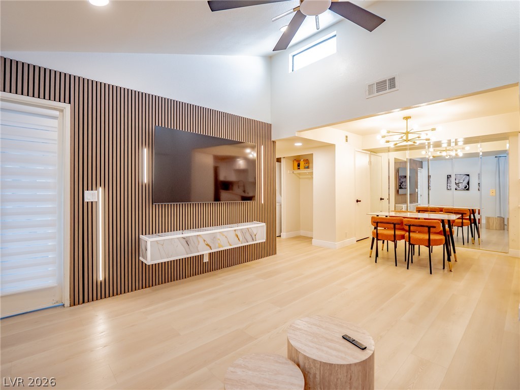 1701 E Katie Avenue #72, Las Vegas 89119