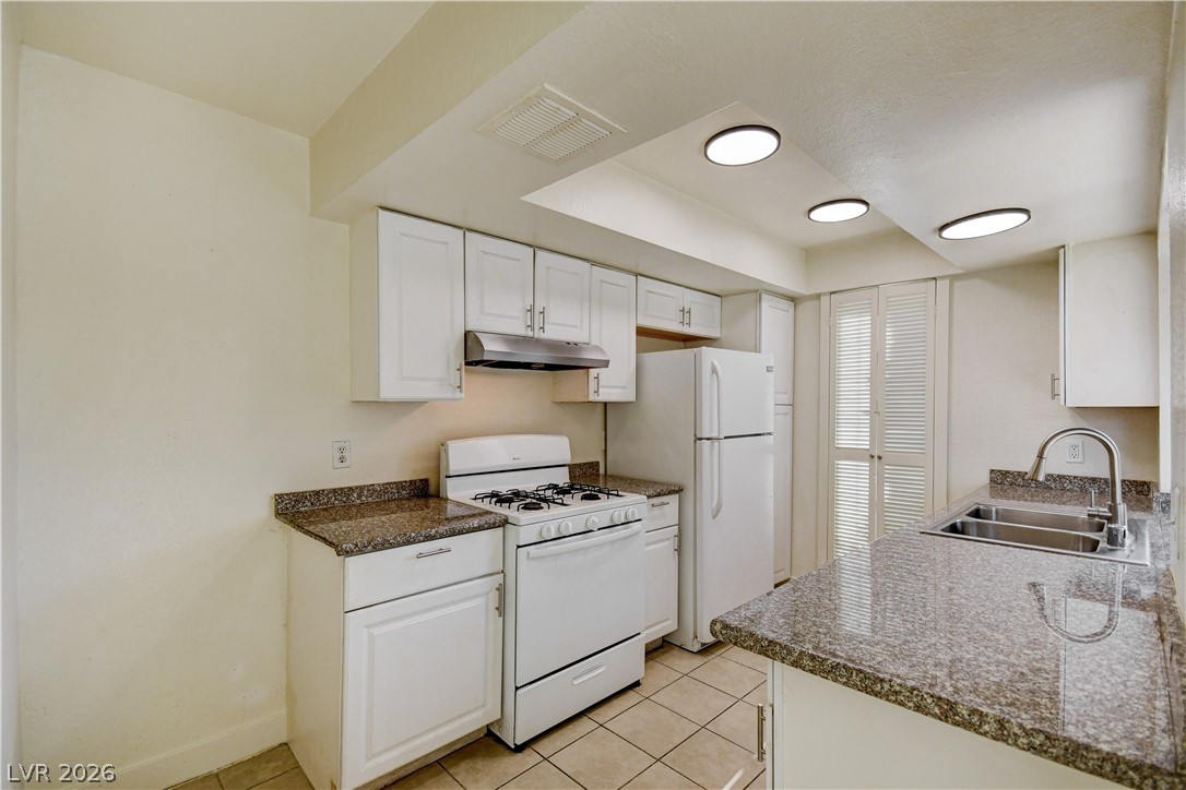 Photo 11 of 26, 1405 Vegas Valley Drive #229