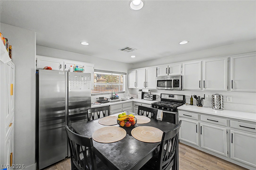 Photo 9 of 28, 5208 Paradise Valley Avenue