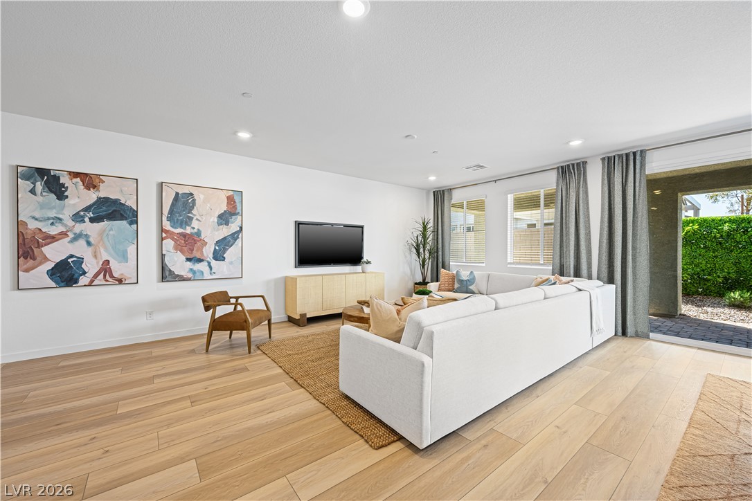 Photo 7 of 22, 129 Rowan Grove Avenue